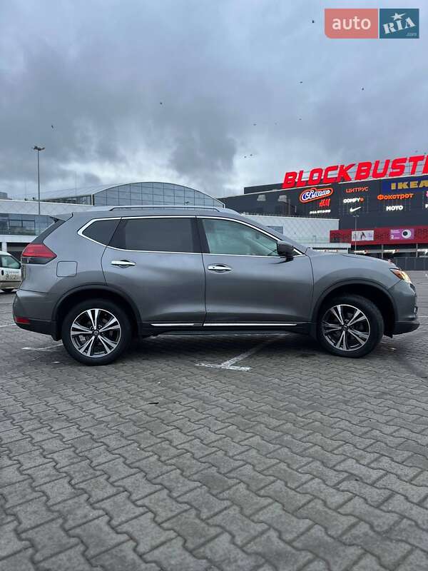 Внедорожник / Кроссовер Nissan Rogue 2017 в Харькове