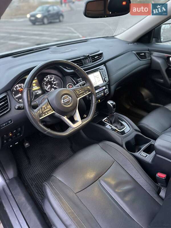 Внедорожник / Кроссовер Nissan Rogue 2017 в Харькове