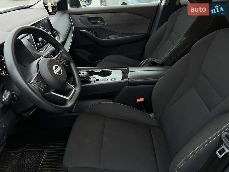 Внедорожник / Кроссовер Nissan Rogue 2023 в Киеве