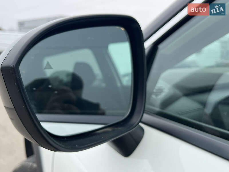 Внедорожник / Кроссовер Nissan Rogue 2023 в Киеве