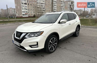 Внедорожник / Кроссовер Nissan Rogue 2017 в Запорожье