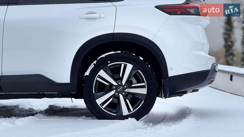 Внедорожник / Кроссовер Nissan Rogue 2024 в Ровно