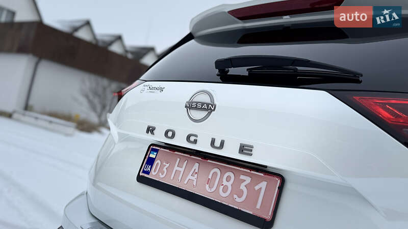 Внедорожник / Кроссовер Nissan Rogue 2024 в Ровно
