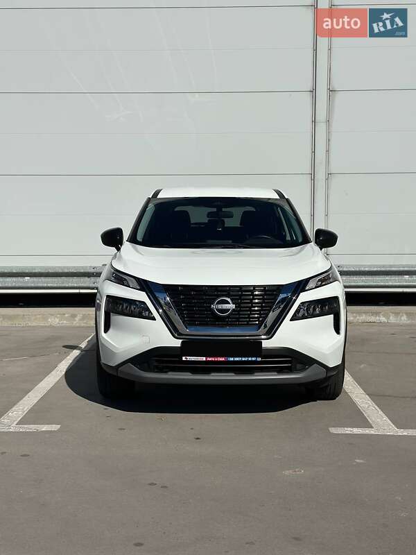 Внедорожник / Кроссовер Nissan Rogue 2023 в Киеве