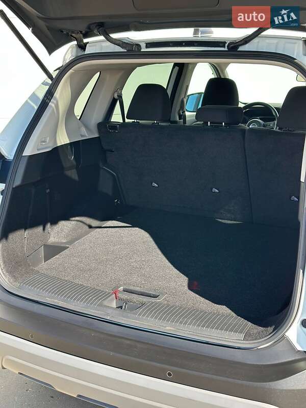 Внедорожник / Кроссовер Nissan Rogue 2023 в Киеве