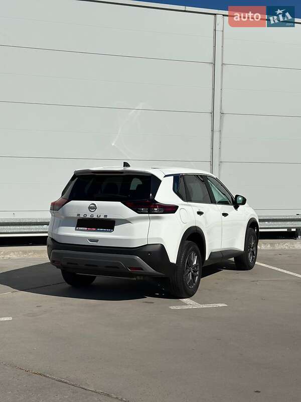 Внедорожник / Кроссовер Nissan Rogue 2023 в Киеве
