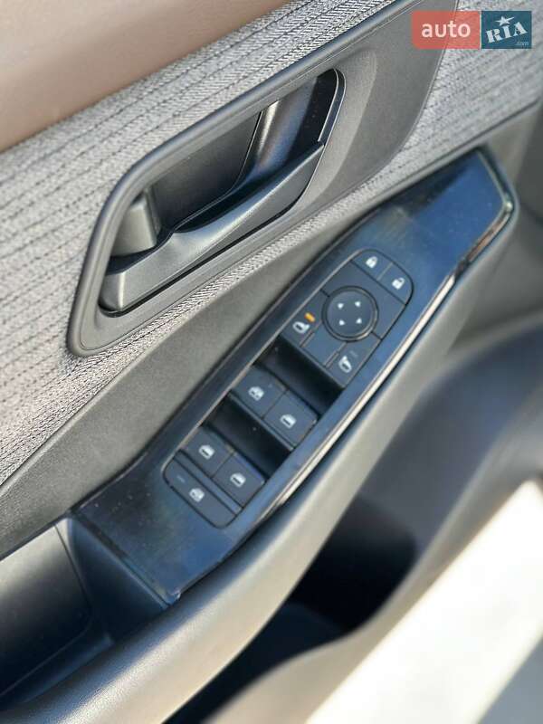 Внедорожник / Кроссовер Nissan Rogue 2023 в Киеве