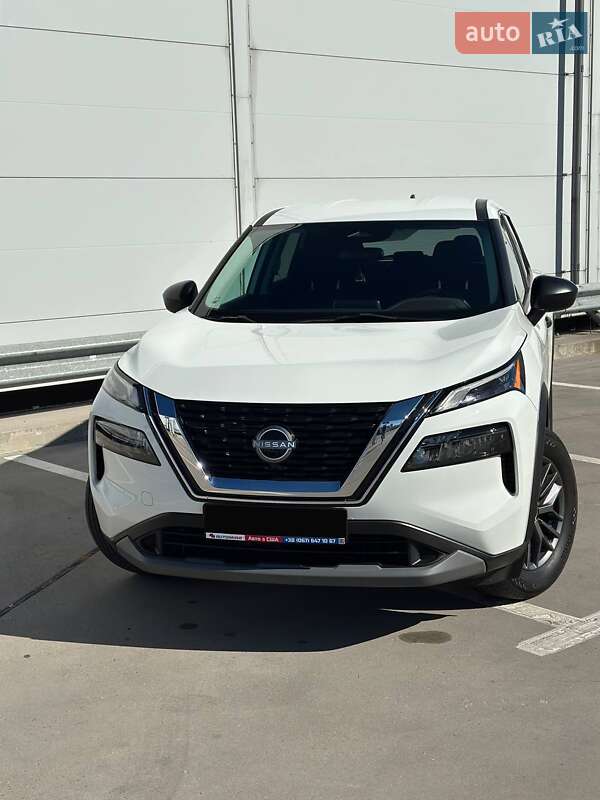 Внедорожник / Кроссовер Nissan Rogue 2023 в Киеве