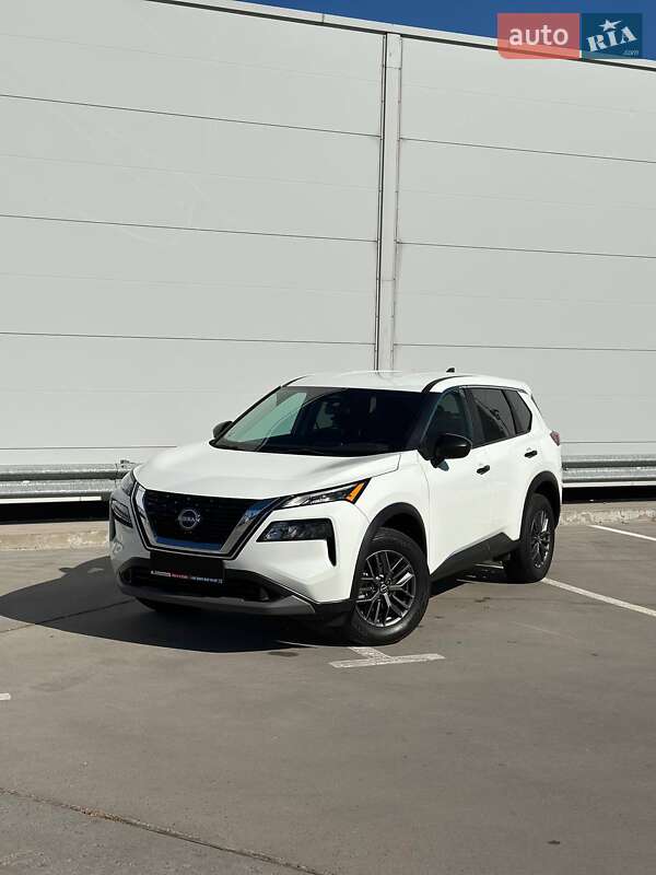 Внедорожник / Кроссовер Nissan Rogue 2023 в Киеве