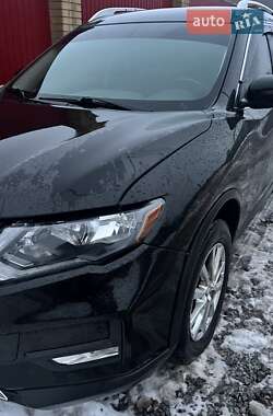 Позашляховик / Кросовер Nissan Rogue 2016 в Полтаві