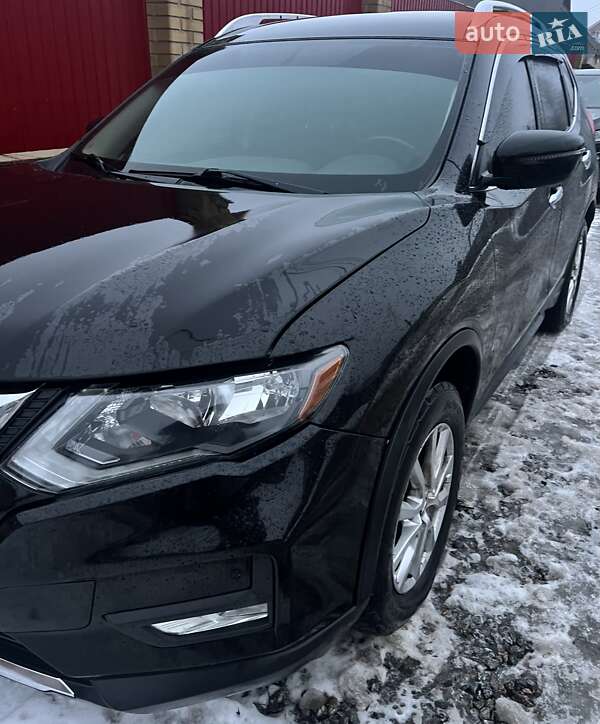 Внедорожник / Кроссовер Nissan Rogue 2016 в Полтаве