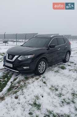 Позашляховик / Кросовер Nissan Rogue 2017 в Новомиргороді