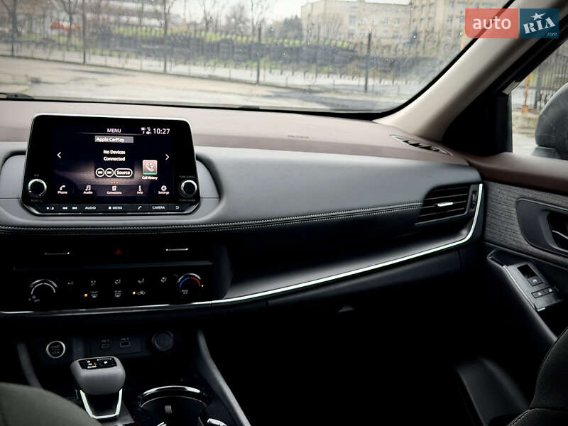 Внедорожник / Кроссовер Nissan Rogue 2023 в Запорожье