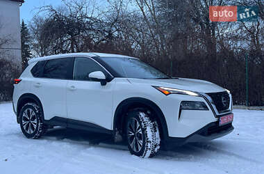 Позашляховик / Кросовер Nissan Rogue 2022 в Городку