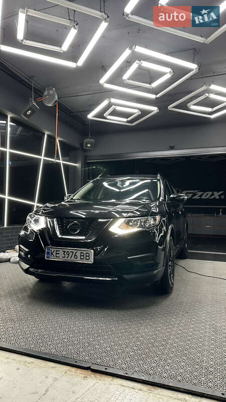 Внедорожник / Кроссовер Nissan Rogue 2017 в Днепре