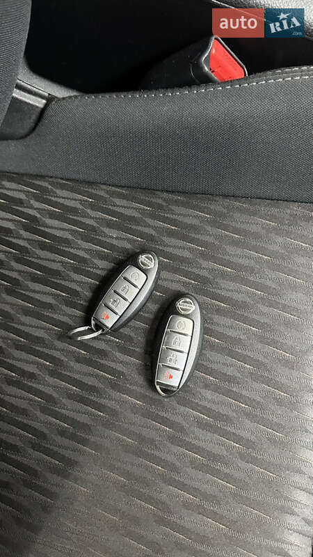 Внедорожник / Кроссовер Nissan Rogue 2017 в Днепре