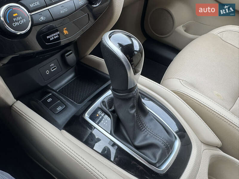 Внедорожник / Кроссовер Nissan Rogue 2019 в Одессе