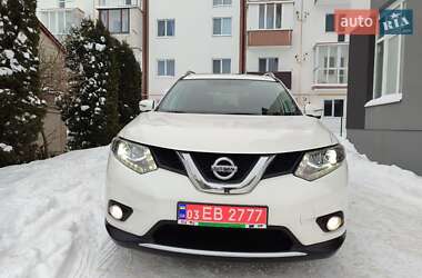 Внедорожник / Кроссовер Nissan Rogue 2015 в Дубно