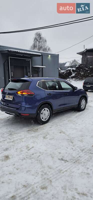 Внедорожник / Кроссовер Nissan Rogue 2017 в Ужгороде
