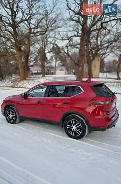 Внедорожник / Кроссовер Nissan Rogue 2017 в Черкассах