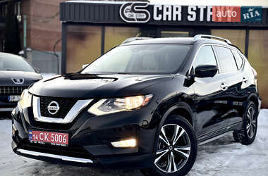 Внедорожник / Кроссовер Nissan Rogue 2017 в Стрые