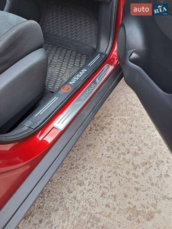Внедорожник / Кроссовер Nissan Rogue 2015 в Николаеве