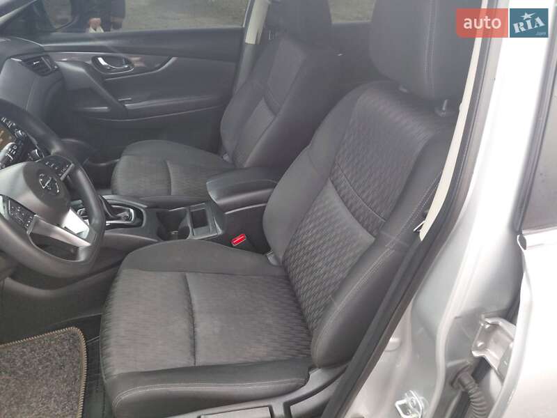 Внедорожник / Кроссовер Nissan Rogue 2017 в Харькове