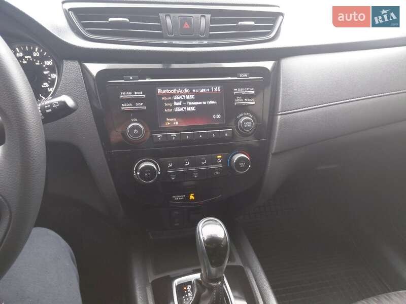 Внедорожник / Кроссовер Nissan Rogue 2017 в Харькове