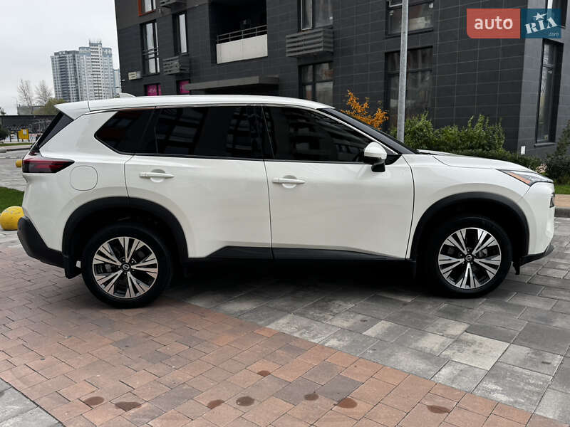 Внедорожник / Кроссовер Nissan Rogue 2021 в Киеве