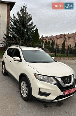 Позашляховик / Кросовер Nissan Rogue 2018 в Києві