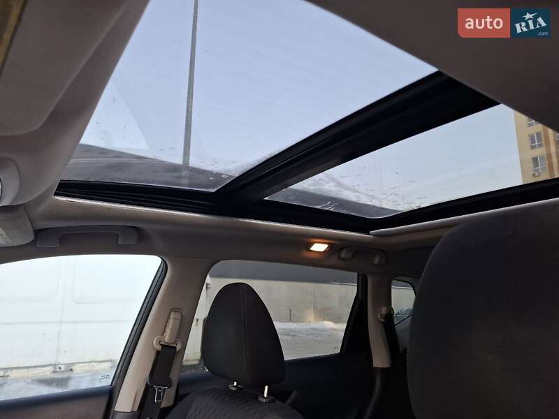 Внедорожник / Кроссовер Nissan Rogue 2016 в Вишневом