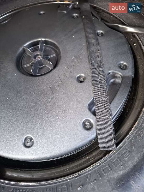 Внедорожник / Кроссовер Nissan Rogue 2016 в Вишневом