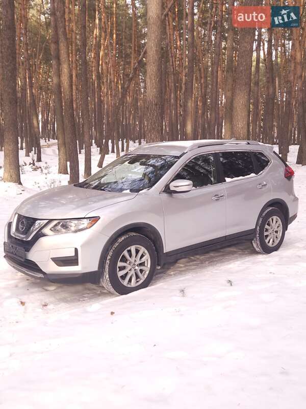 Внедорожник / Кроссовер Nissan Rogue 2018 в Сумах