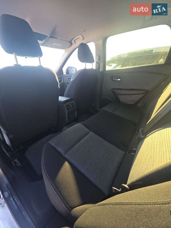 Внедорожник / Кроссовер Nissan Rogue 2023 в Ровно