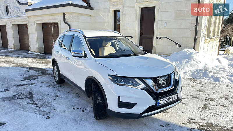 Внедорожник / Кроссовер Nissan Rogue 2017 в Львове