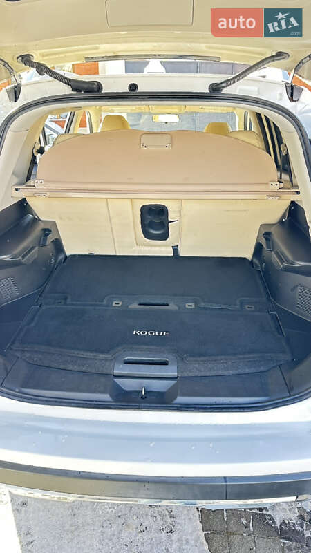 Внедорожник / Кроссовер Nissan Rogue 2017 в Львове