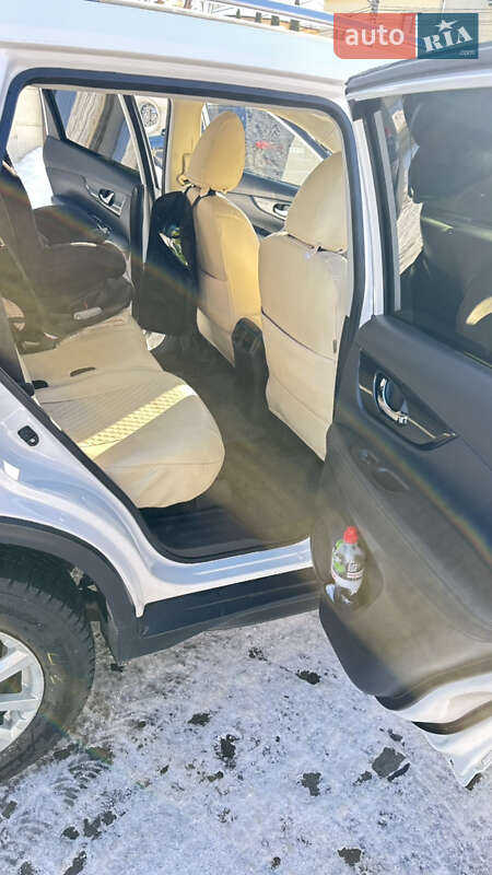 Внедорожник / Кроссовер Nissan Rogue 2017 в Львове