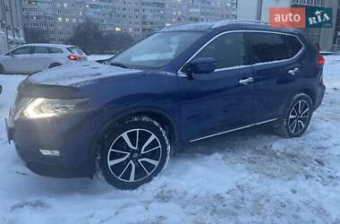 Позашляховик / Кросовер Nissan Rogue 2017 в Львові