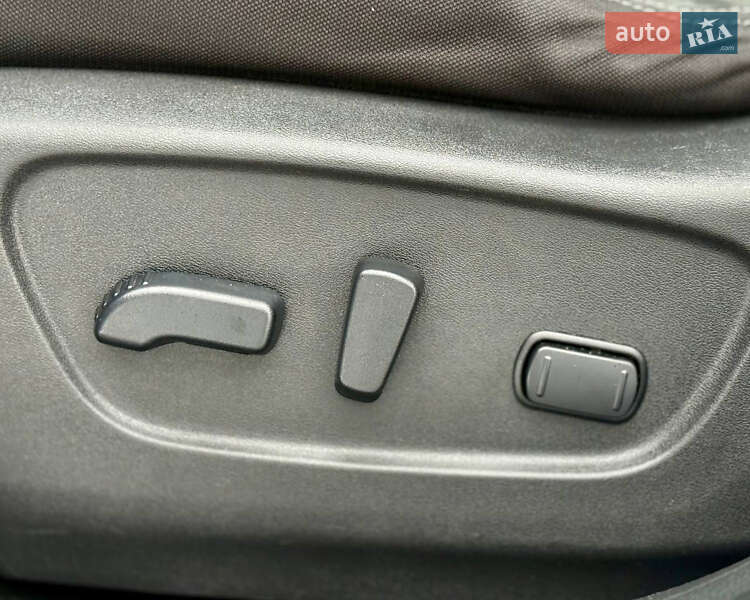 Внедорожник / Кроссовер Nissan Rogue 2018 в Киеве