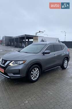 Внедорожник / Кроссовер Nissan Rogue 2017 в Львове