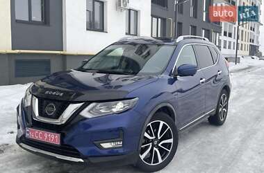 Внедорожник / Кроссовер Nissan Rogue 2017 в Львове