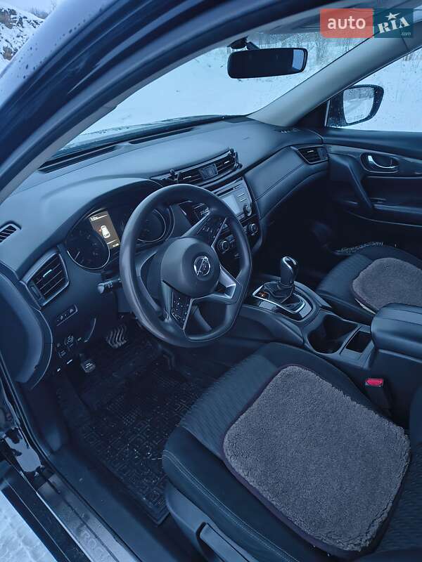 Внедорожник / Кроссовер Nissan Rogue 2016 в Калуше