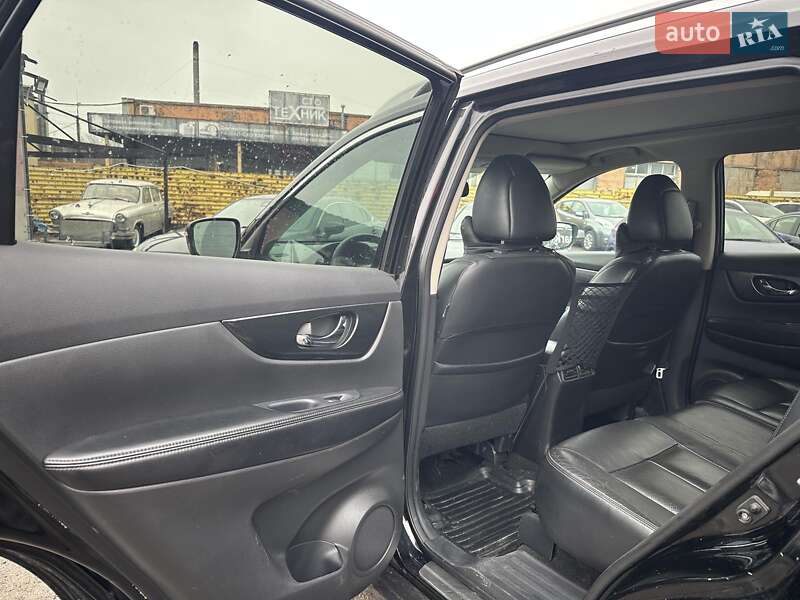 Внедорожник / Кроссовер Nissan Rogue 2014 в Запорожье