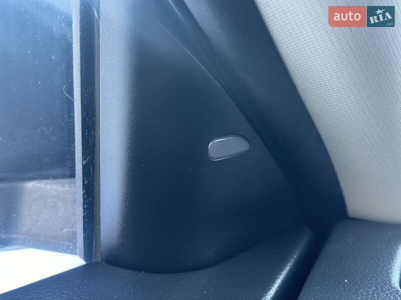 Внедорожник / Кроссовер Nissan Rogue 2016 в Хороле