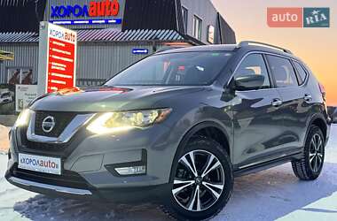 Внедорожник / Кроссовер Nissan Rogue 2016 в Хороле