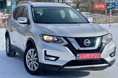 Внедорожник / Кроссовер Nissan Rogue 2017 в Горишних Плавнях