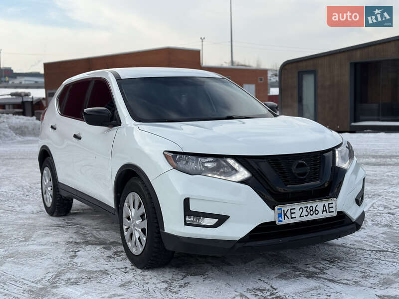 Внедорожник / Кроссовер Nissan Rogue 2016 в Киеве