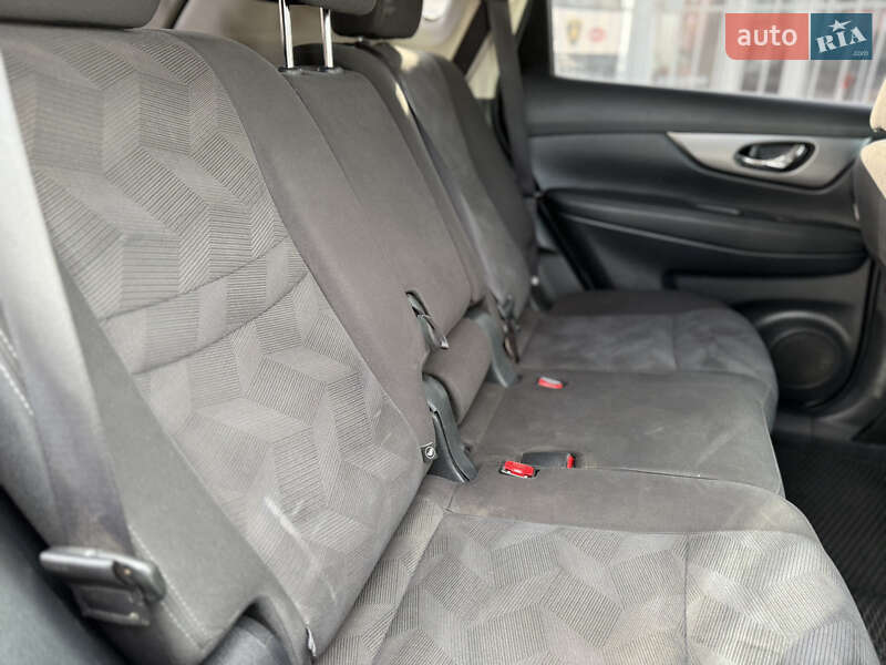 Внедорожник / Кроссовер Nissan Rogue 2016 в Киеве