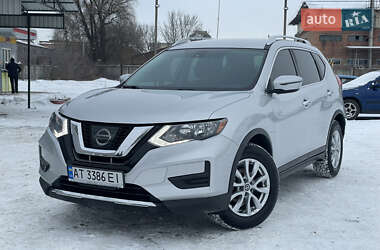 Внедорожник / Кроссовер Nissan Rogue 2017 в Лубнах