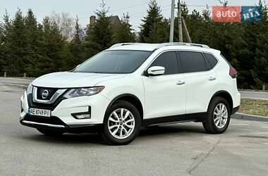 Внедорожник / Кроссовер Nissan Rogue 2017 в Днепре